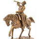 Скульптура «Гусар-трубач удерживает лошадь»