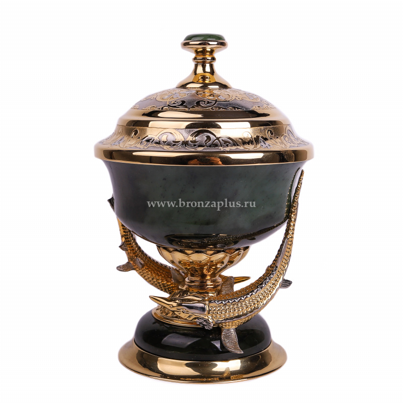 Икорница из нефрита с осетром