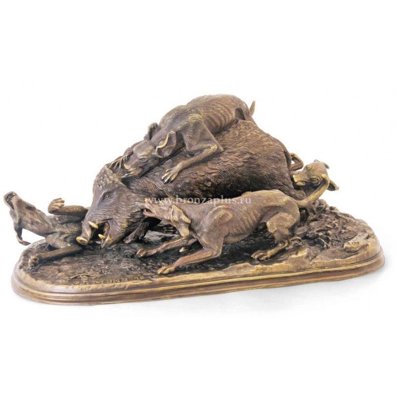 Скульптура "Кабан, затравленный собаками"