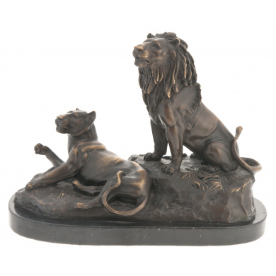 Скульптура "Лев со львицей"