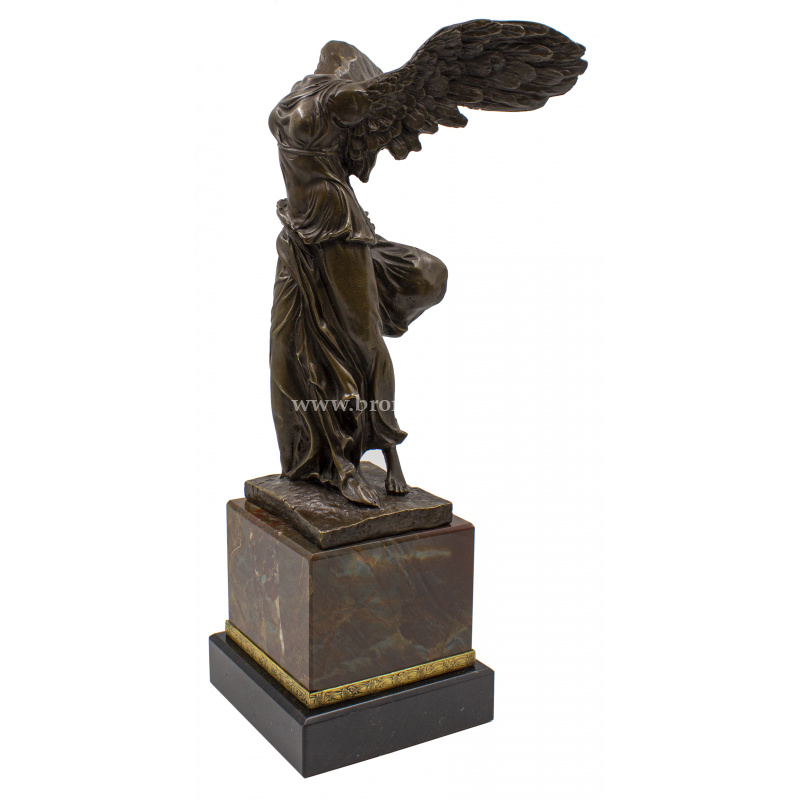 Скульптура "Ника"