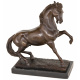 Скульптура "Лошадь на дыбах"
