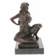 Скульптура "Девушка на пуфе"