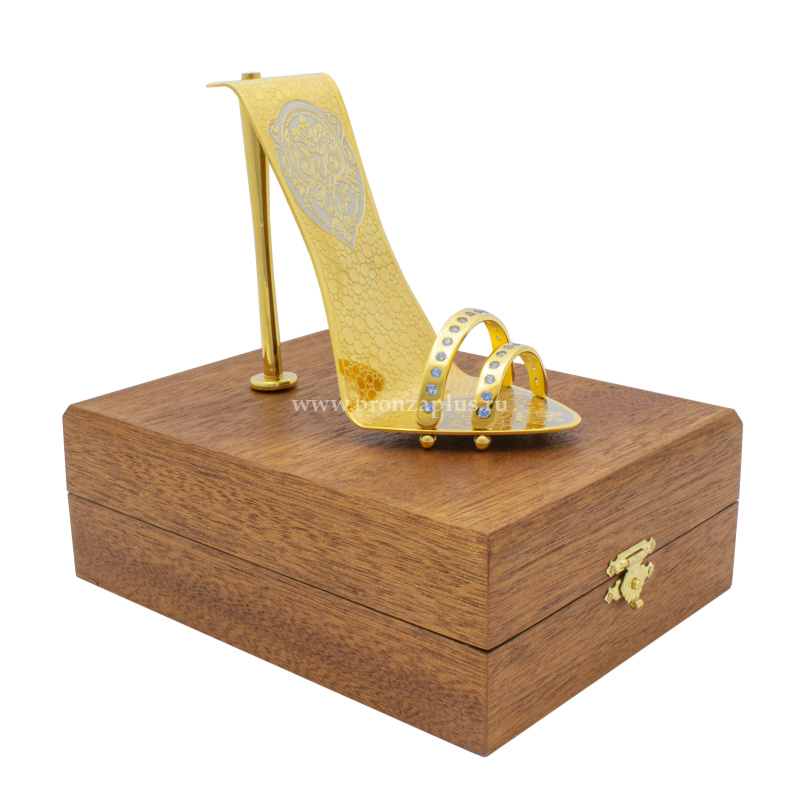 Подставка для телефона "Золотая туфелька" с фианитами