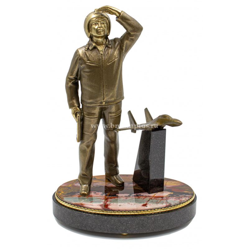 Бронзовая статуэтка "Авиатор - СУ35"