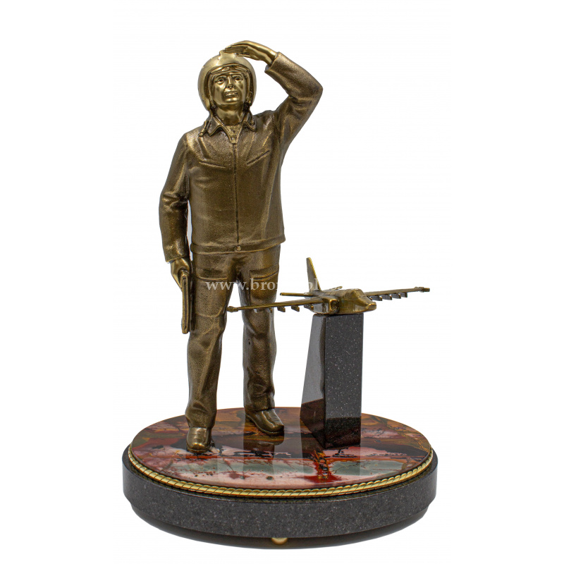 Бронзовая статуэтка "Авиатор - СУ25"