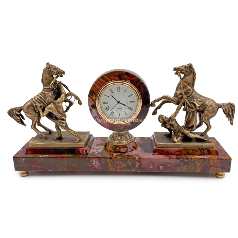 Часы "Аничков мост" (яшма)