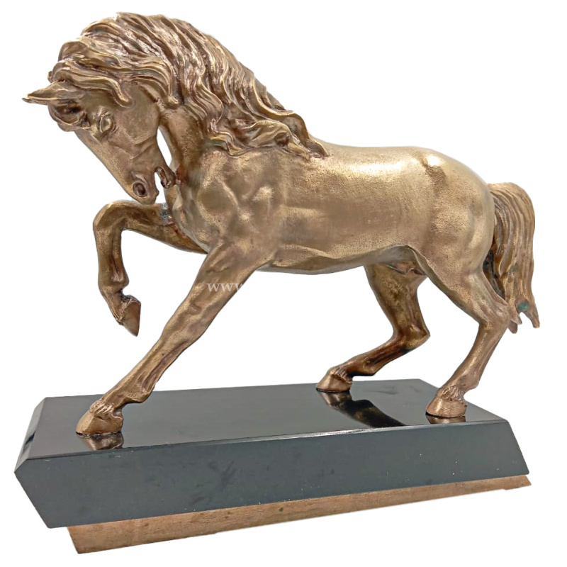 Статуэтка "Лошадь на постаменте"