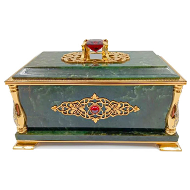 Ларец из нефрита с позолотой