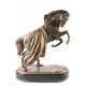 Скульптура "Вздыбленная лошадь с попоной на яшме"