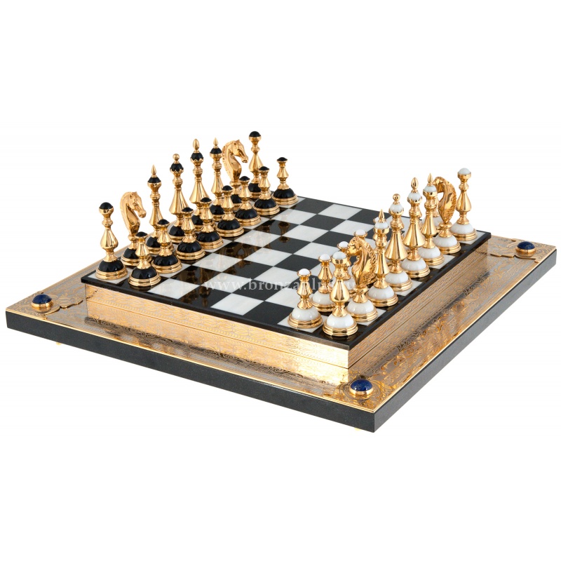 Эксклюзивные шахматы с фианитами