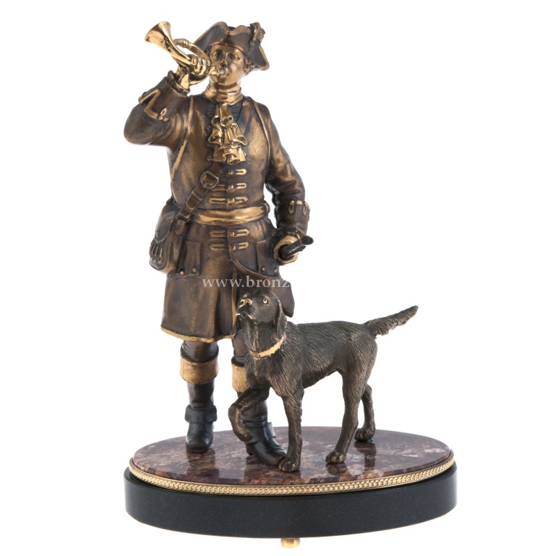 Бронзовая статуэтка "Охотник с рожком"